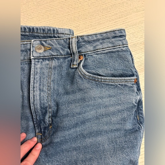 H&M Slim Straight Ultra High Rise 90s Style Jeans Sz 4 - Picture 5 of 9